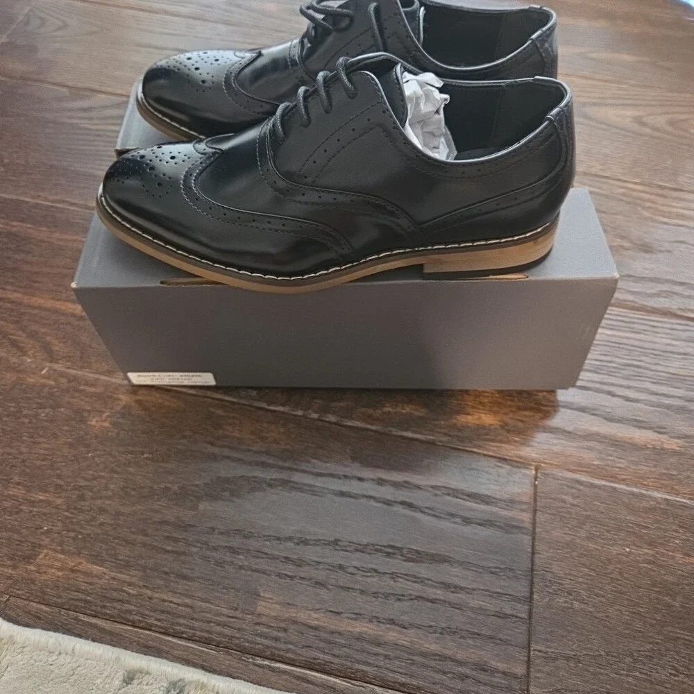 NIB Stacy Adams Black Leather Wingtip Derbys with Tan Sole For BOYS